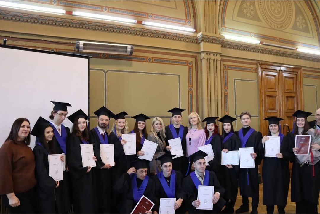 ВІТАЄМО ВИПУСКНИКІВ