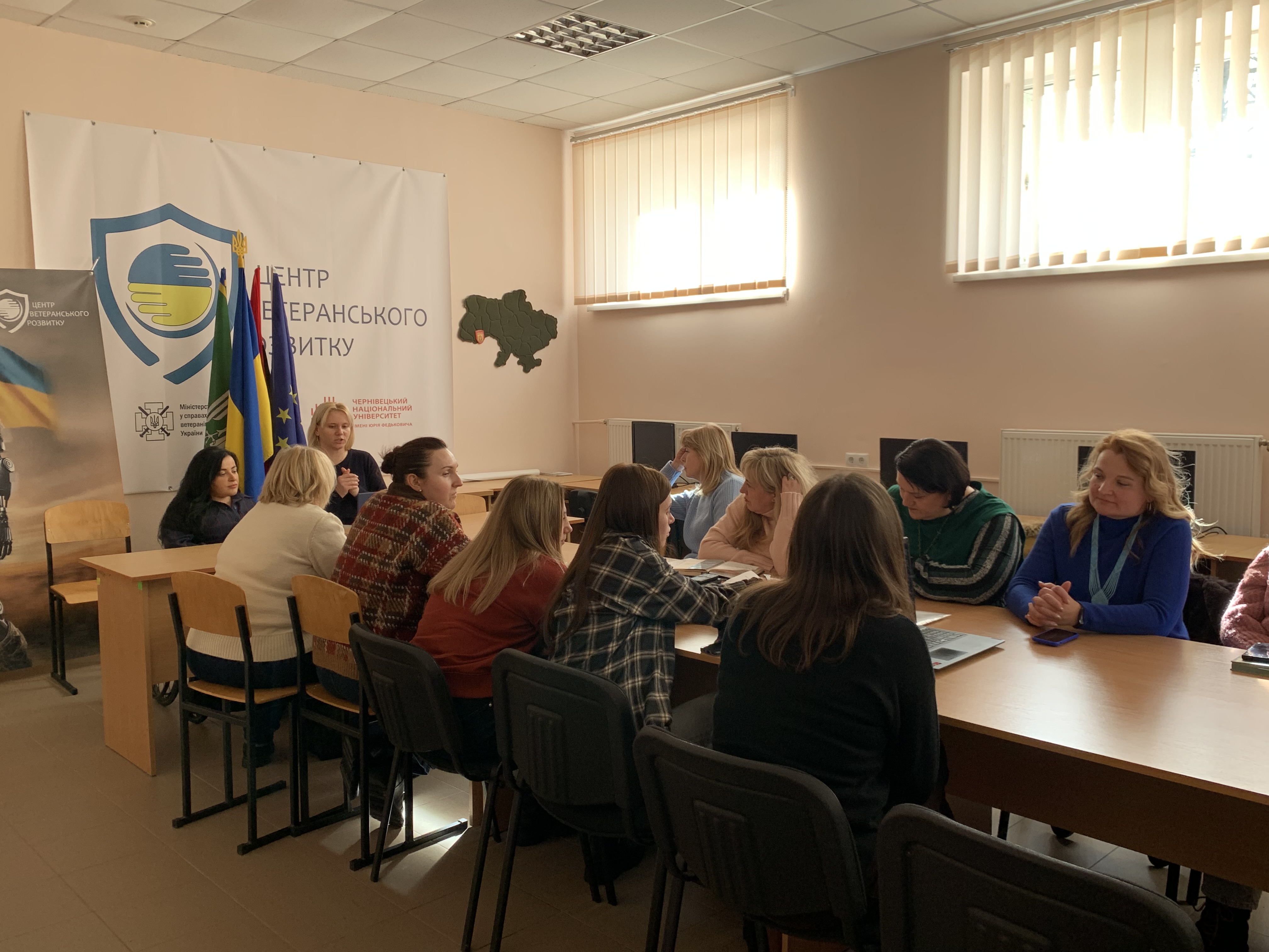 Діалог, що руйнує бар’єри: зустріч з представницями ГО «Чернівецьке об’єднання “Захист”»