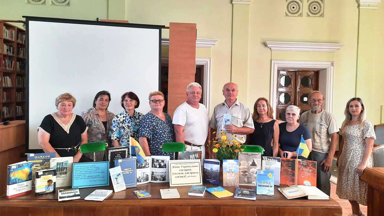 До 33 річниці Незалежності України – презентація поетичних листівок 