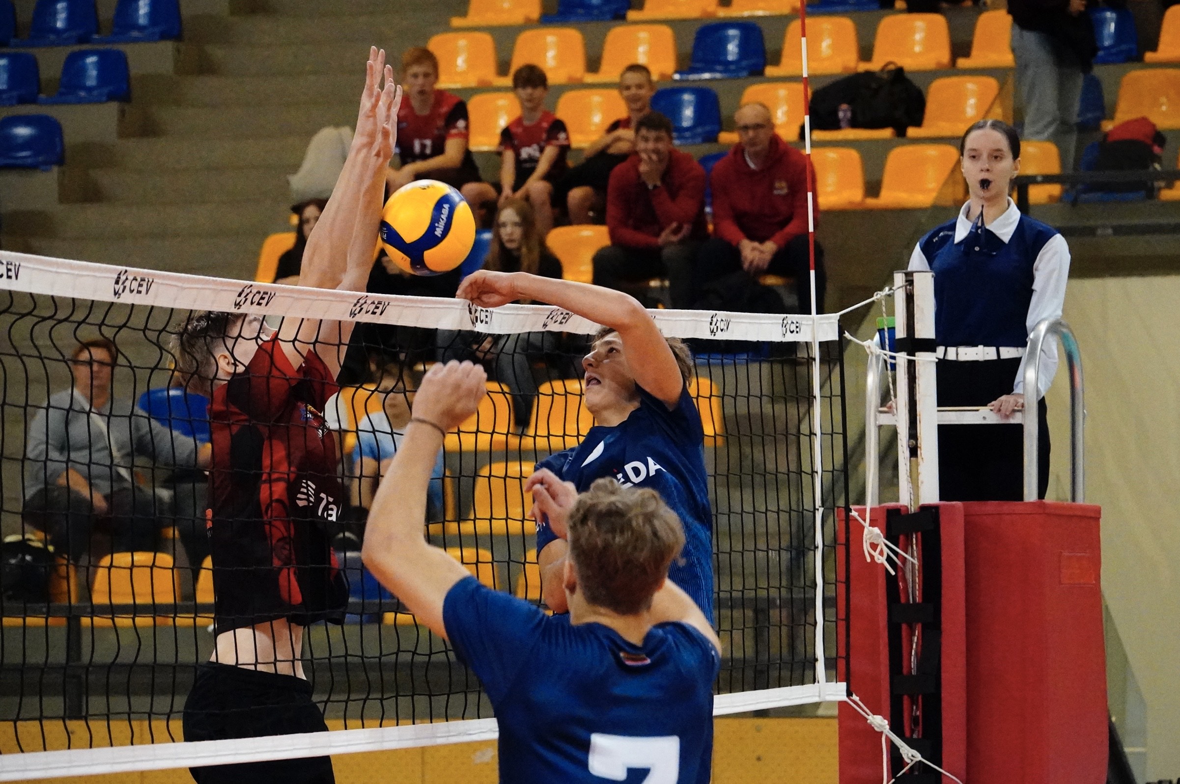 Майбутні фахівці у ролі міжнародних арбітрів: студентка спеціальності Крістіна Чуботару судила матчі Кубка EEVZA