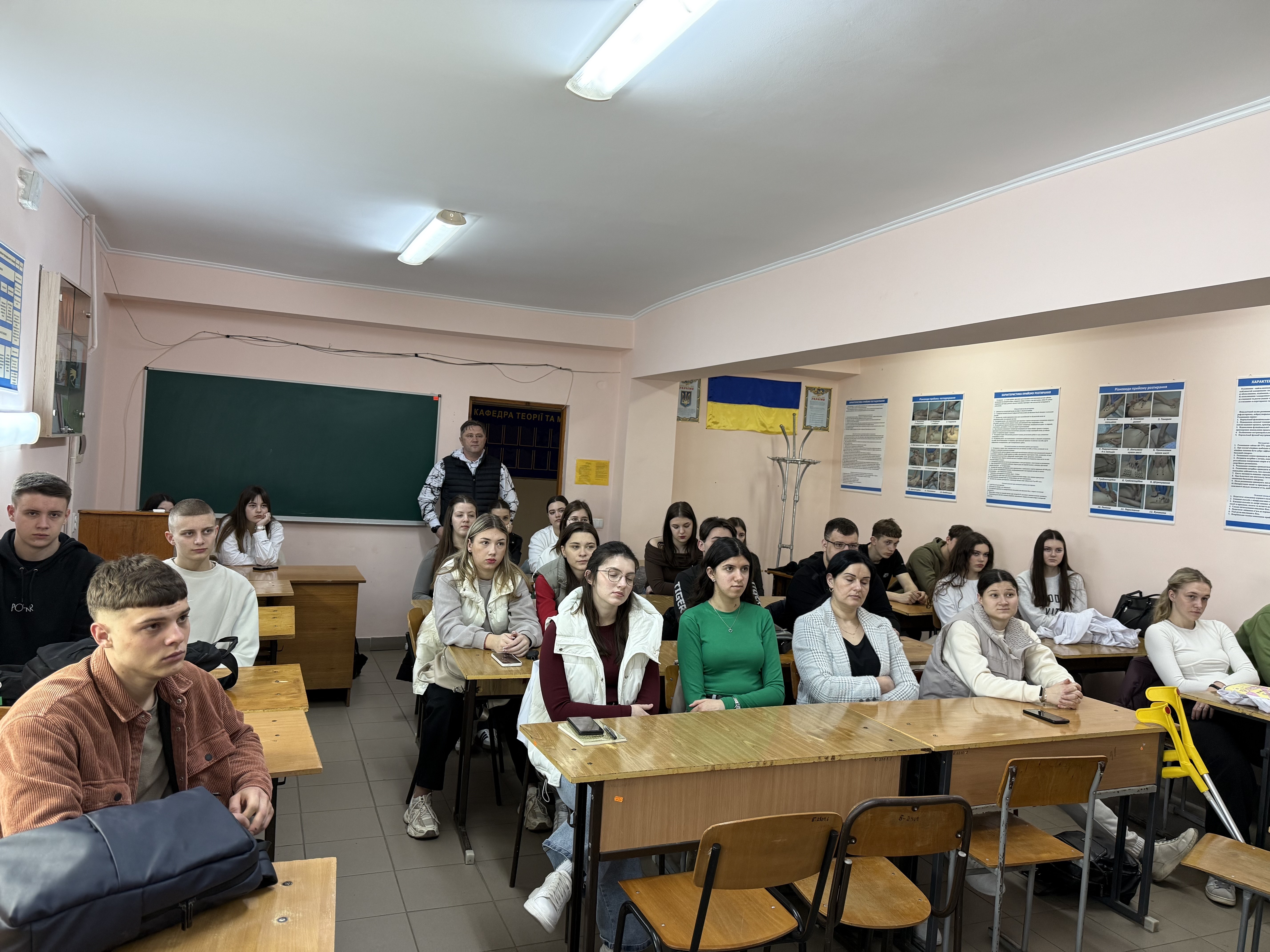 З 12 по 20 березня на факультеті фізичної культури, спорту та реабілітації триває унікальний цикл лекцій, який проводить Костянтин Костащук – чемпіон світу з середньовічного бою 2019 року, учасник Україно-російської війни та студент факультету.