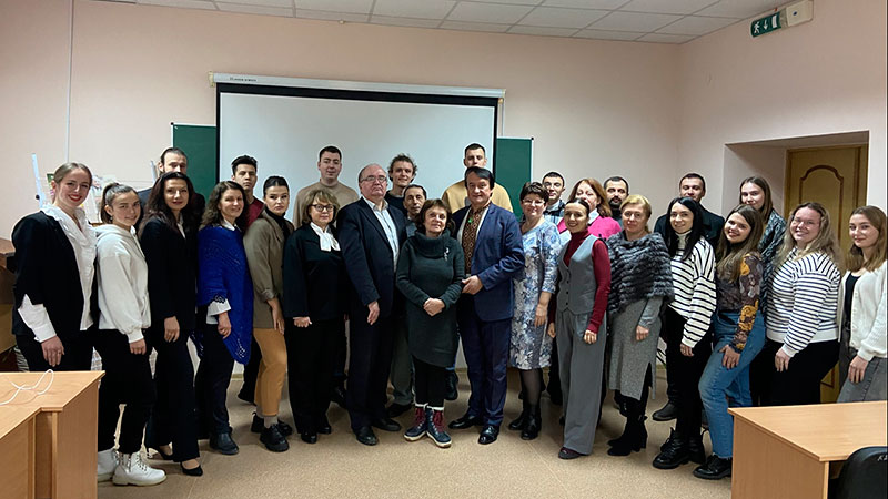 Науковий діалог під знаком визначного буковинського Митця 