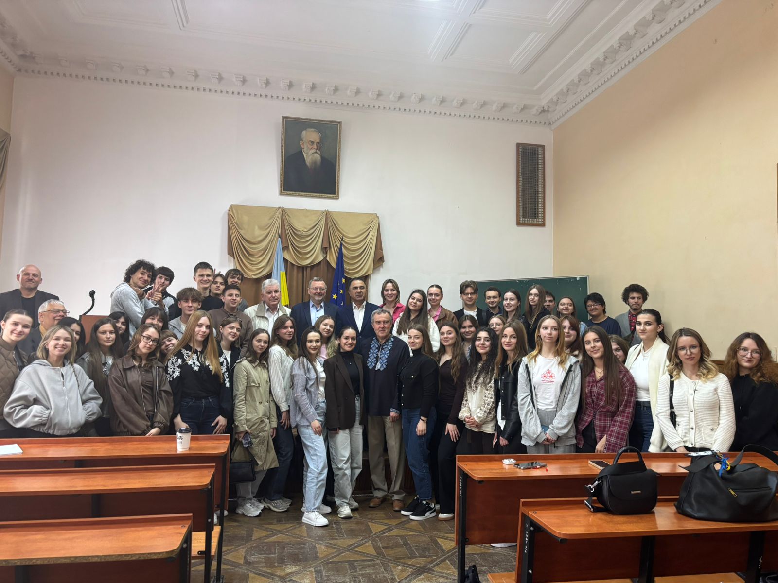 На факультеті історії, політології та міжнародних відносин відбулася зустріч із Послом Бельгії Люком Якобсом