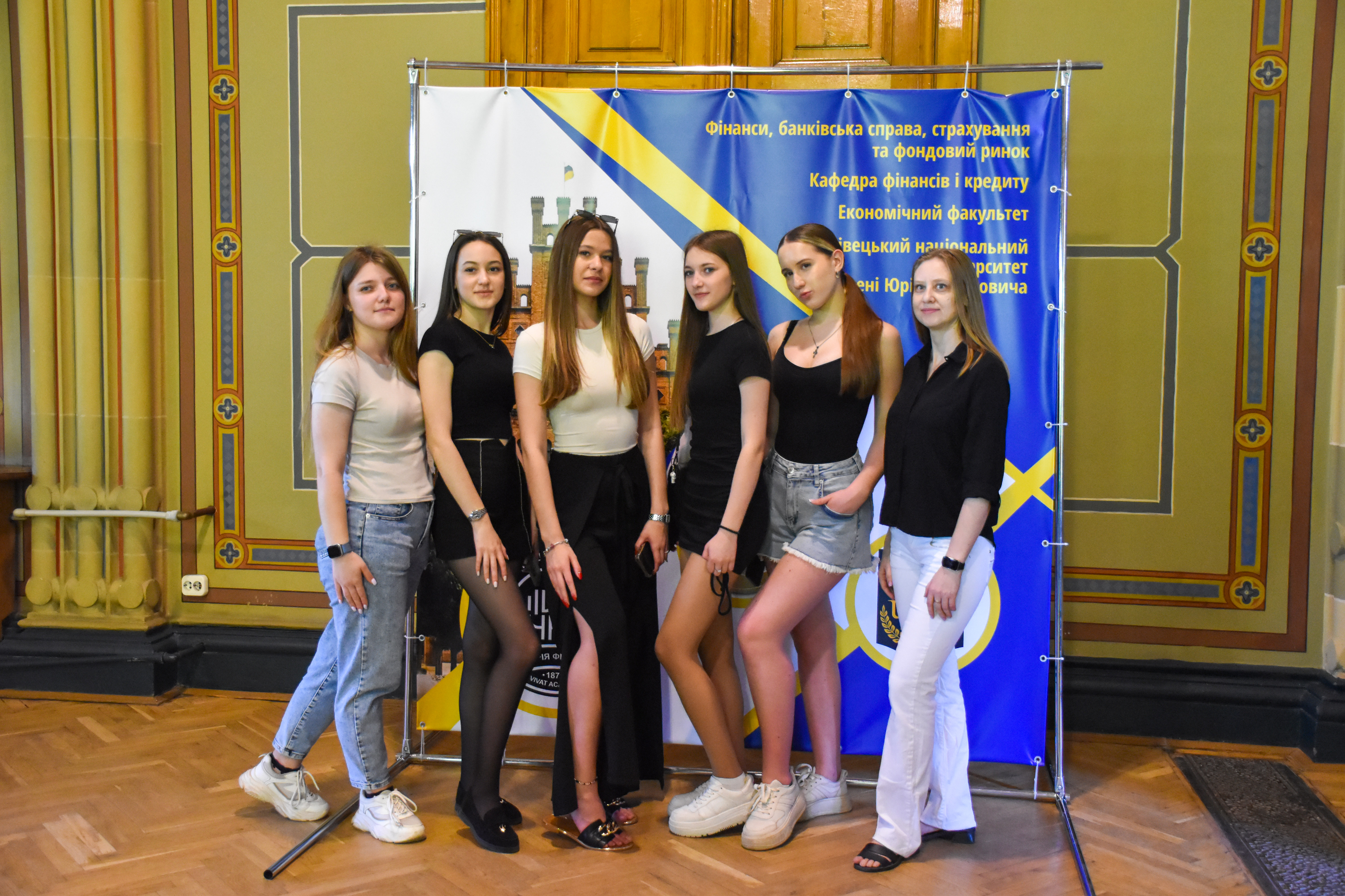 Турнір з фінансової грамотності об’єднав чернівецьких старшокласників у стінах ЧНУ