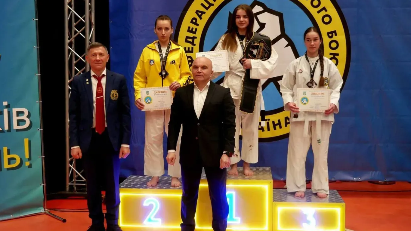 Срібний успіх Катерини Григоренко на Чемпіонаті України з рукопашного бою