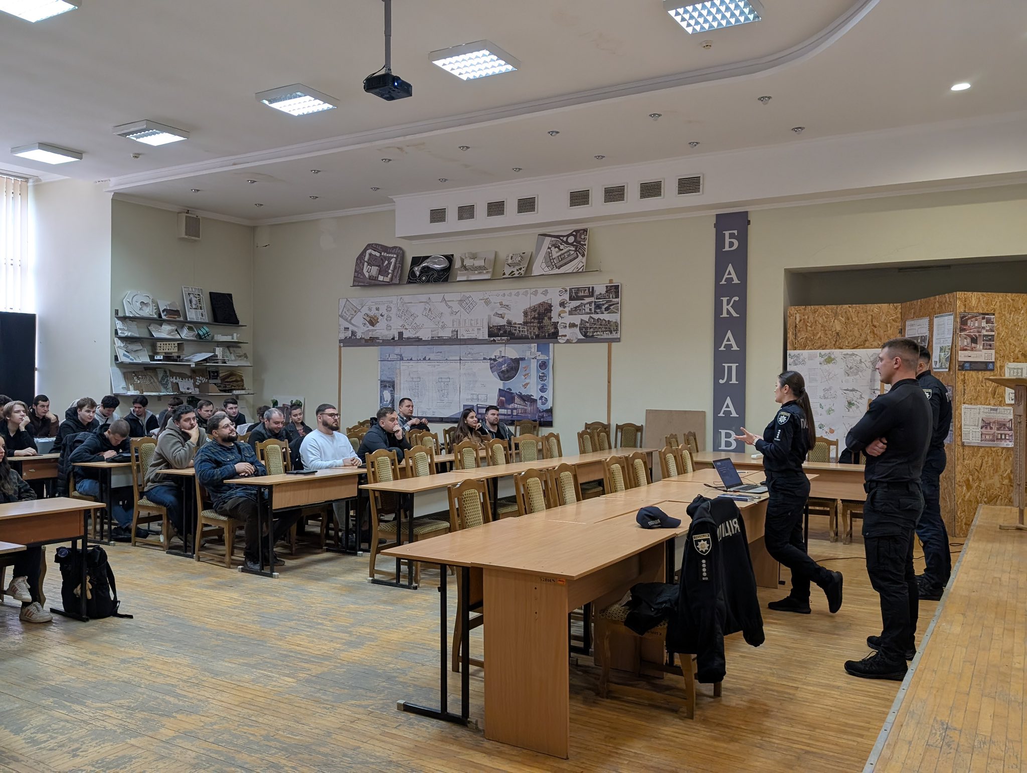 Минулого тижня для студентів факультету відбулася профілактична зустріч із представниками ювенальної поліції ВП ЧРУП ГУНП у Чернівецькій області.