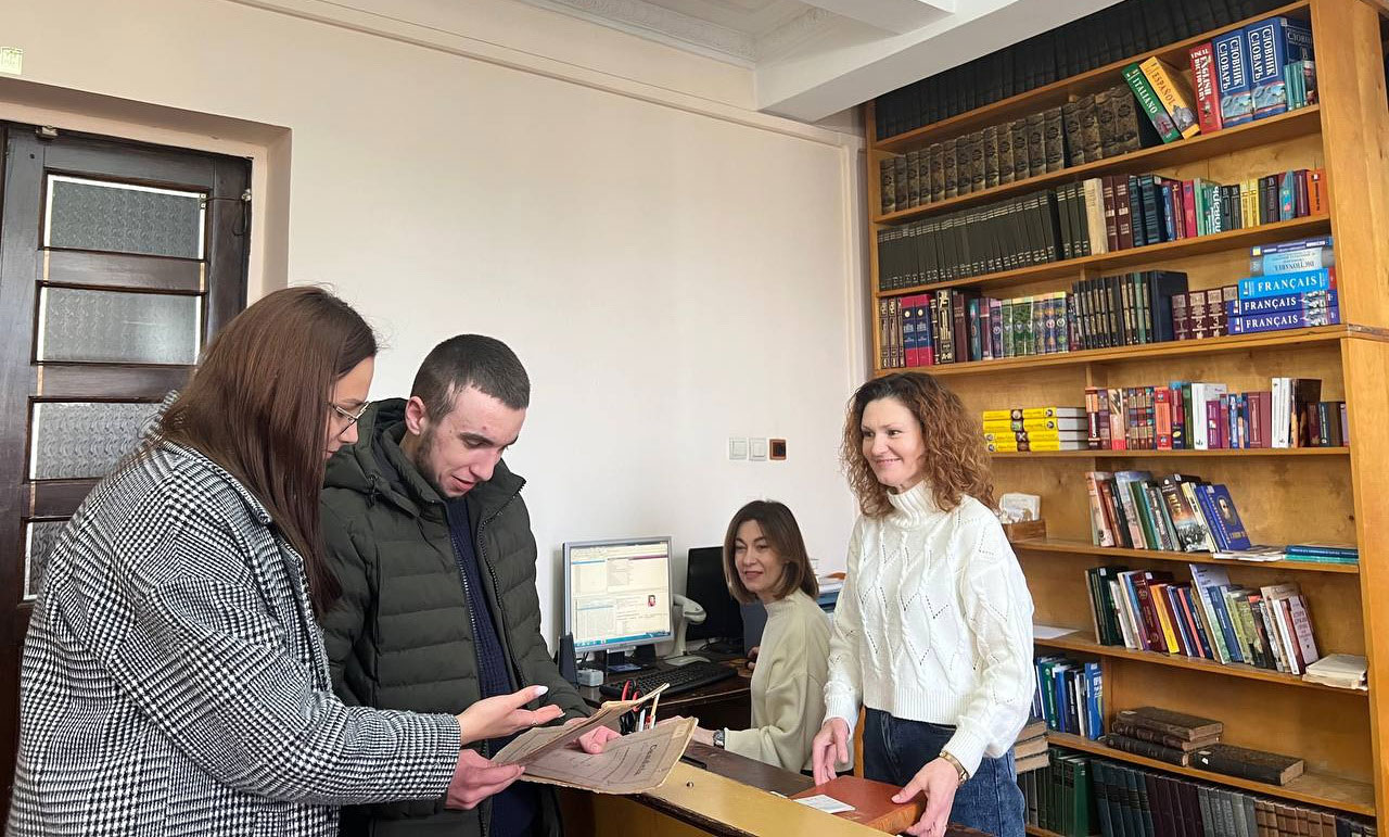 Читальний зал наукової літератури