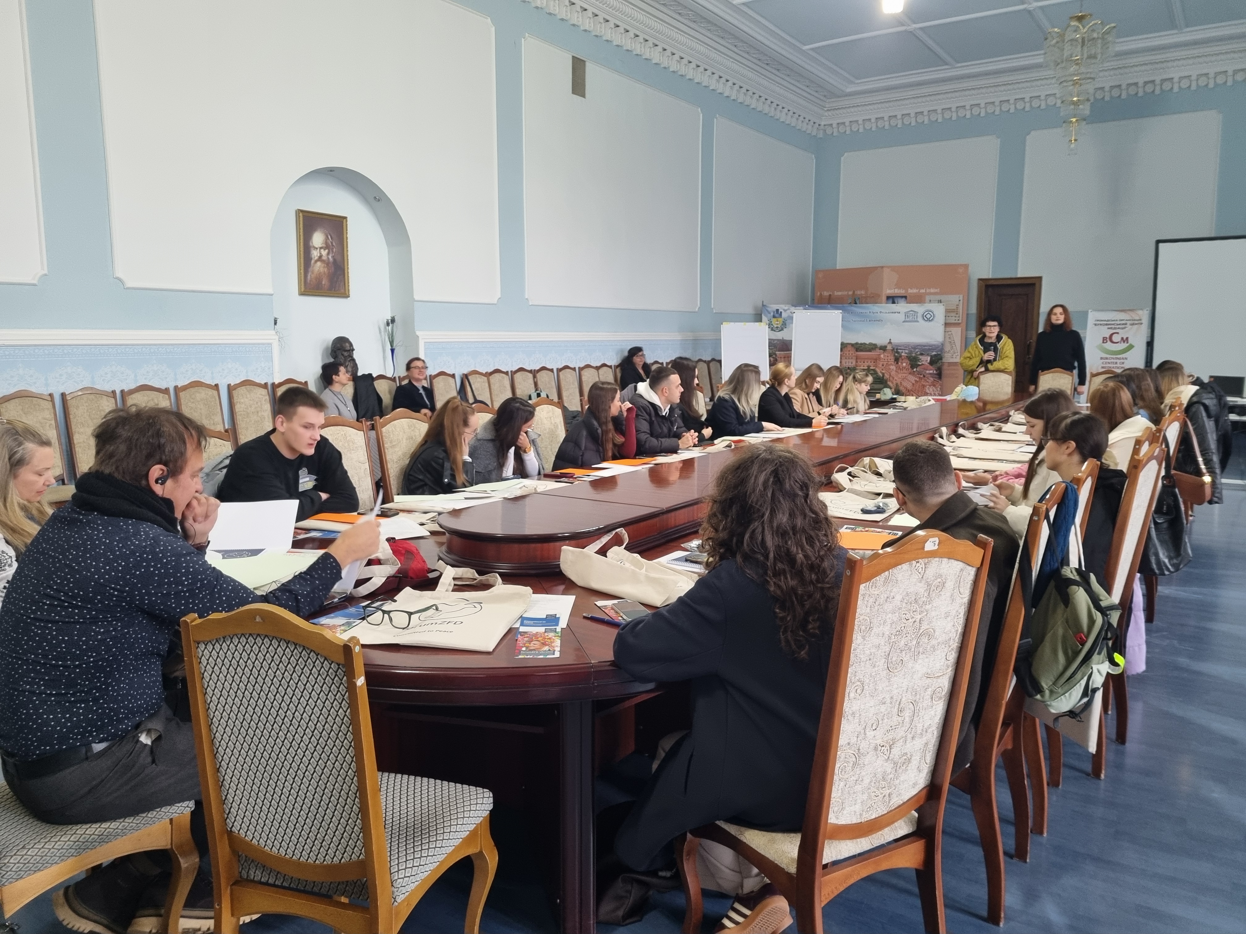 23–24 жовтня відбувся дводенний семінар “Побудова українського підходу до роботи з минулим та перехідне правосуддя”