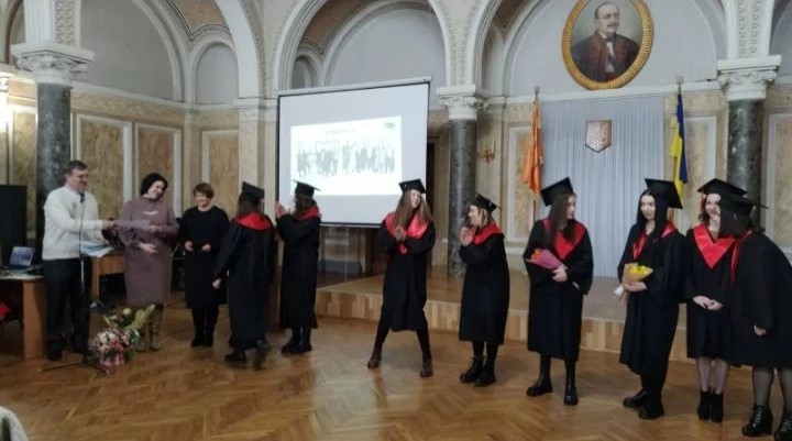 Вітаємо магістрів заочної форми навчання із отриманням дипломів!
