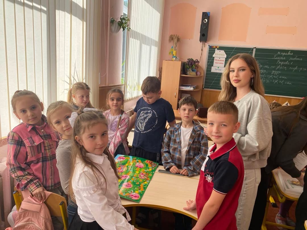 Студенти-психологи провели просвітницькі заняття для школярів про здоровий спосіб життя