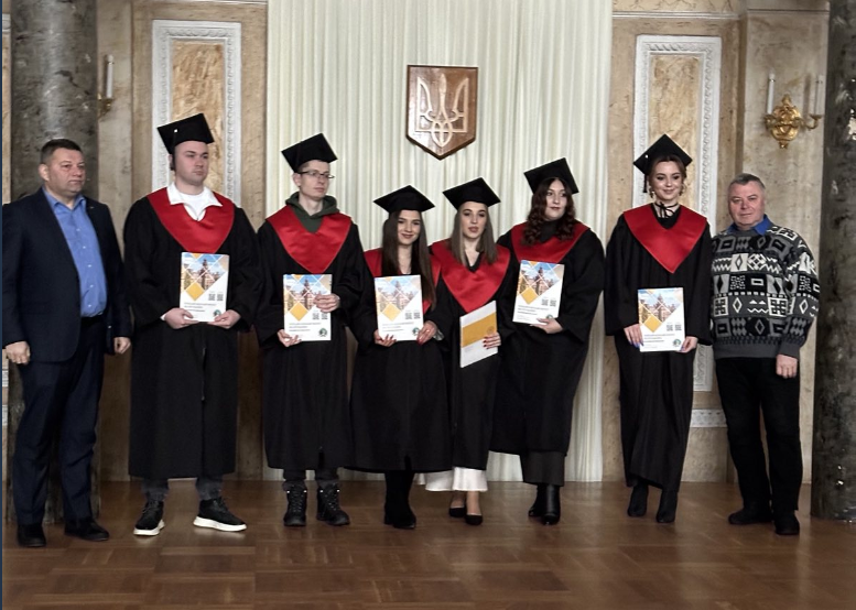 Вручення дипломів магістрам